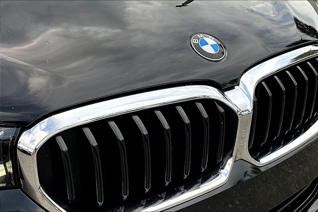 Used 2021 BMW 530i w/ Premium Package RWD image 32
