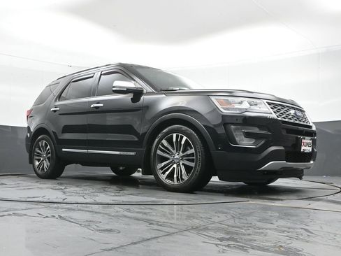 Used 2017 Ford Explorer Platinum image 49