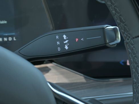 New 2026 Chevrolet Suburban Premier AWD/4WD image 35