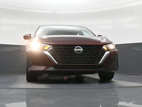Used 2025 Nissan Sentra SV FWD image 17