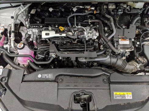 Used 2025 Toyota Prius XLE image 27