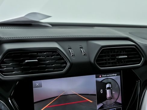 Used 2020 Lamborghini Urus image 34