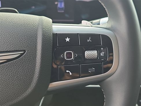 Used 2026 Genesis GV70 2.5T image 18