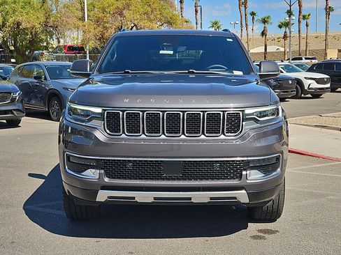 Used 2022 Jeep Wagoneer Series III w/ Premium Group I AWD/4WD image 8