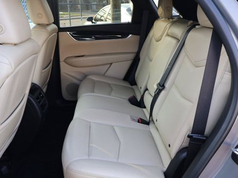 Used 2017 Cadillac XT5 FWD image 14