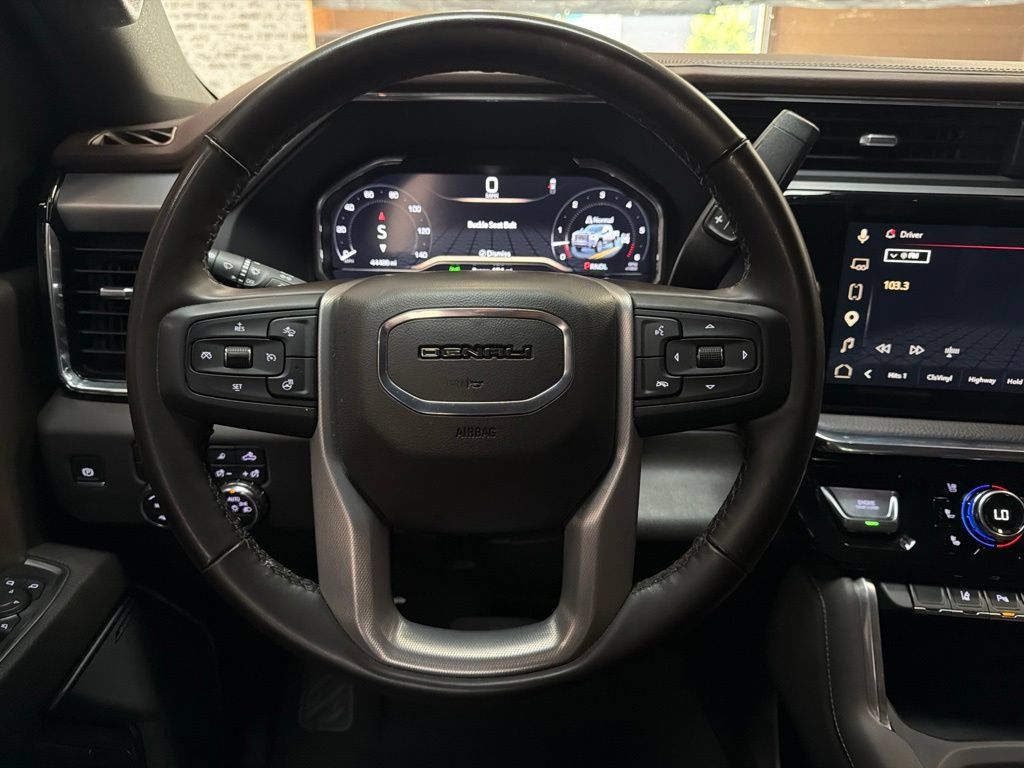 Used 2025 GMC Sierra 2500 Denali AWD/4WD image 19