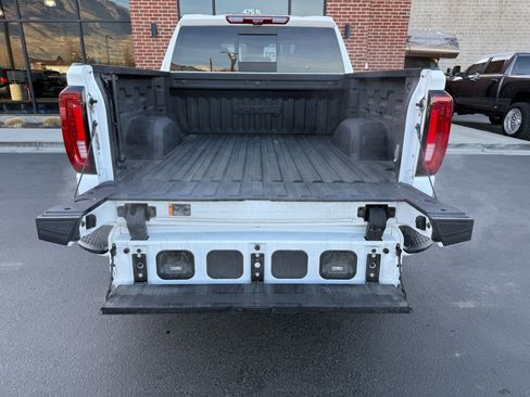 Used 2022 GMC Sierra 1500 AT4 w/ AT4 Premium Package image 11