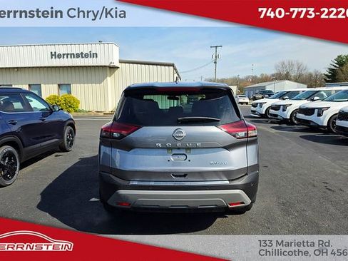 Used 2023 Nissan Rogue SV image 30