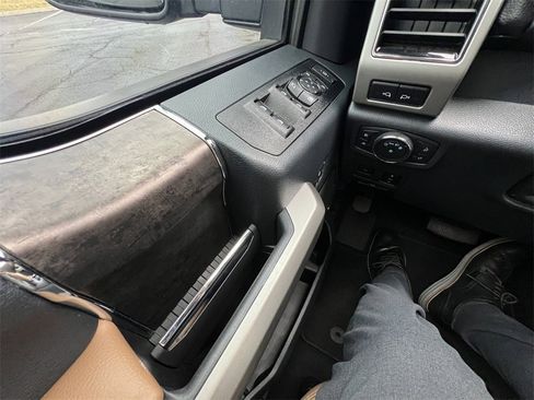 Used 2022 Ford F250 Lariat w/ Lariat Ultimate Package image 22