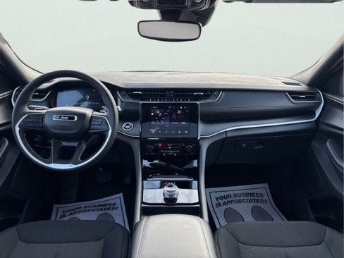 Used 2024 Jeep Grand Cherokee Laredo X w/ Luxury Tech Group I image 16