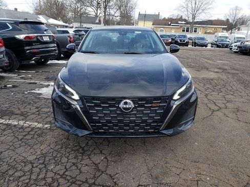 New 2025 Nissan Altima 2.5 SR image 9