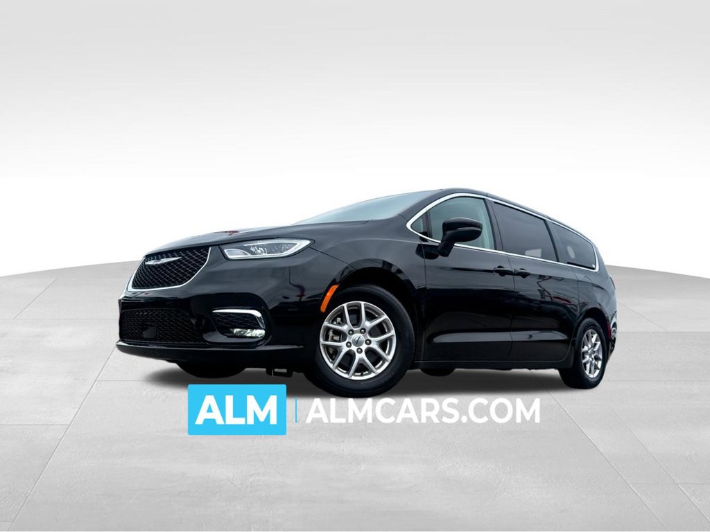 Used 2023 Chrysler Pacifica Touring-L FWD image 1