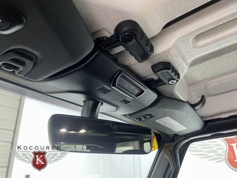 Used 2021 Jeep Wrangler Unlimited Rubicon w/ Uconnect 4C Nav & Sound Group image 19