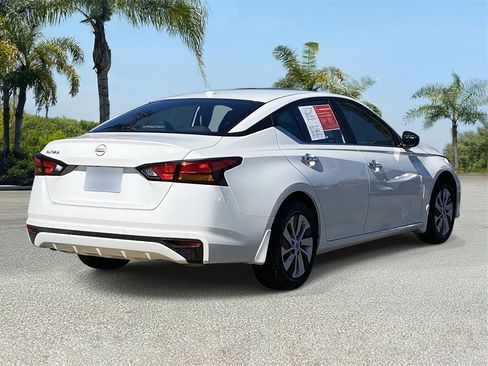 Certified 2025 Nissan Altima 2.5 S image 4