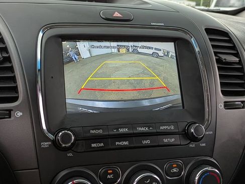 Used 2018 Kia Forte Sedan FWD image 18