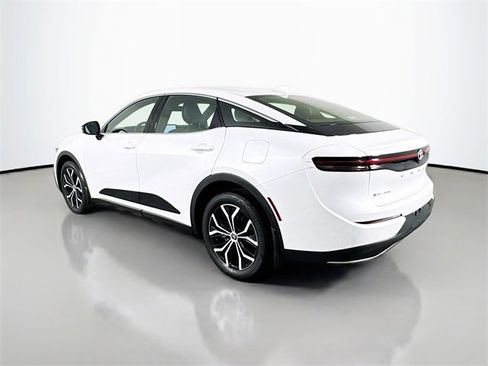 Used 2026 Toyota Crown XLE image 4