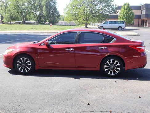 Used 2017 Nissan Altima 2.5 SV FWD image 9