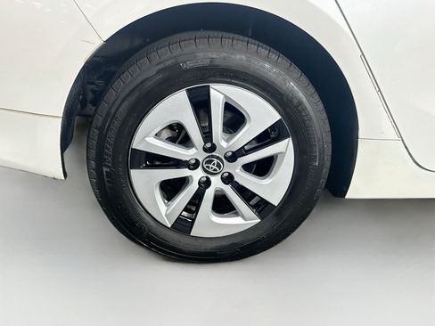 Used 2016 Toyota Prius Two FWD image 11