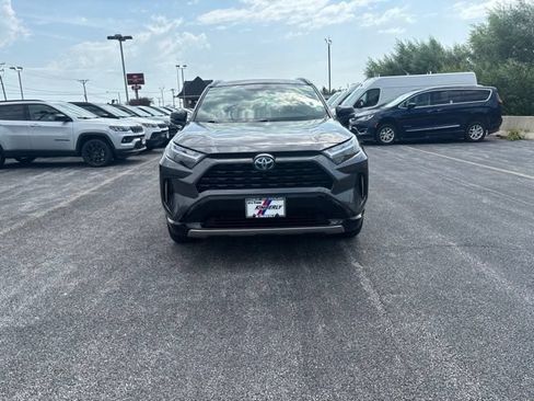 Used 2023 Toyota RAV4 XSE AWD/4WD image 3