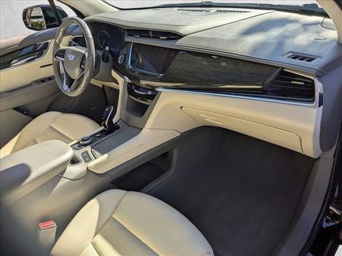 Used 2022 Cadillac XT6 Premium Luxury image 20