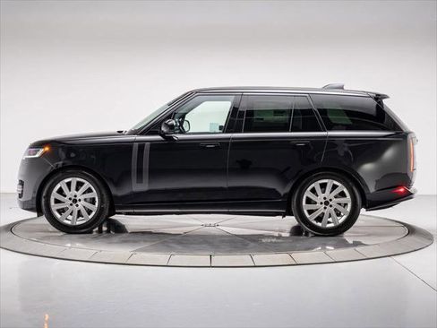 New 2026 Land Rover Range Rover SE image 2