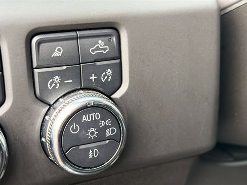 Used 2024 GMC Sierra 1500 AT4 w/ Technology Package image 34