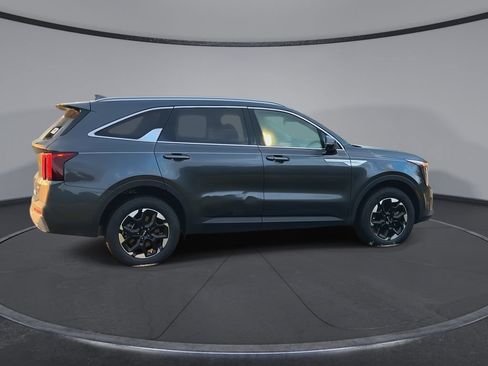 Used 2024 Kia Sorento S AWD/4WD image 9