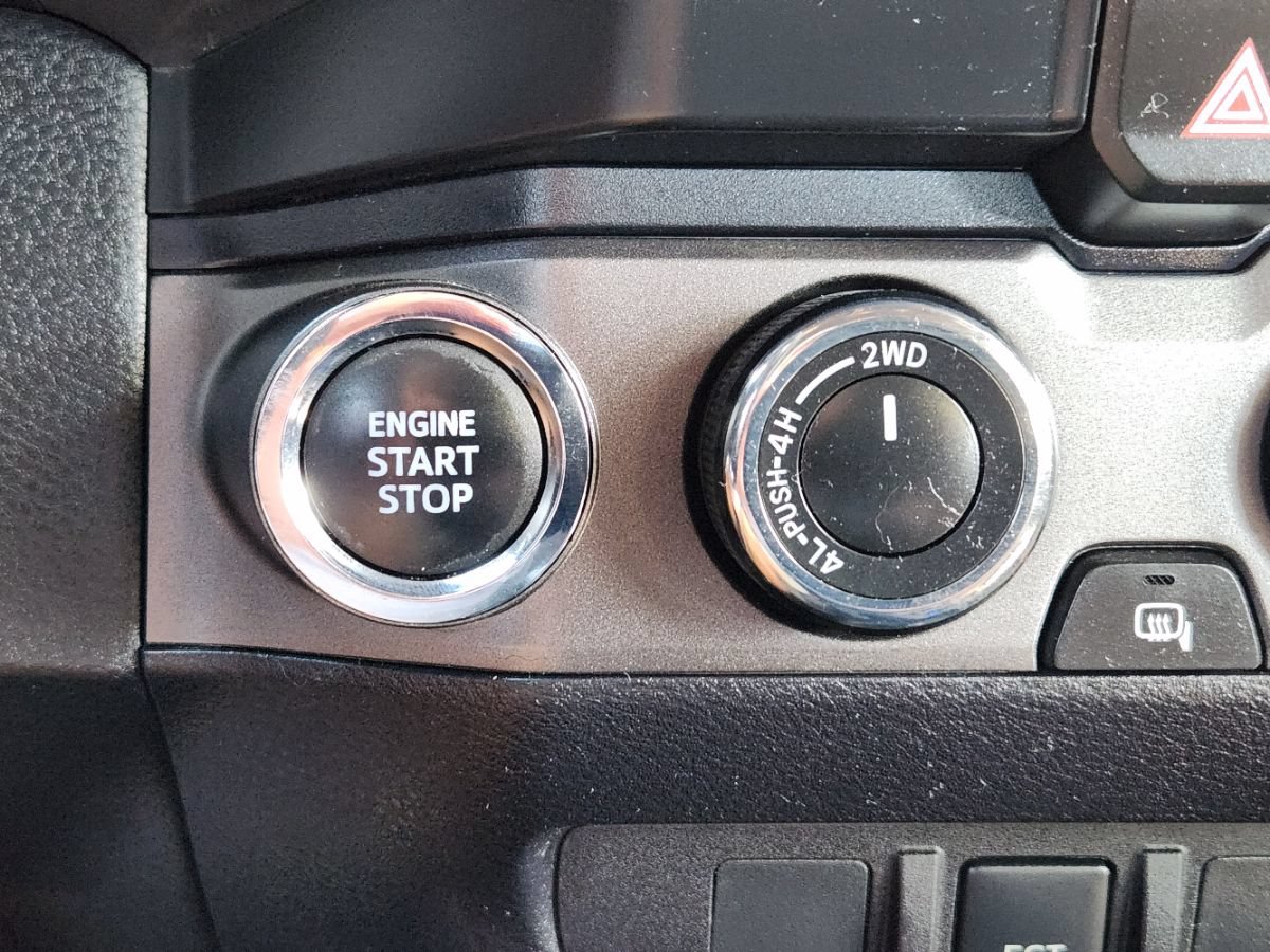 Used 2022 Toyota Tacoma TRD Off-Road AWD/4WD image 39