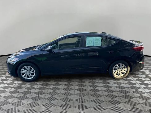Used 2017 Hyundai Elantra SE FWD image 8