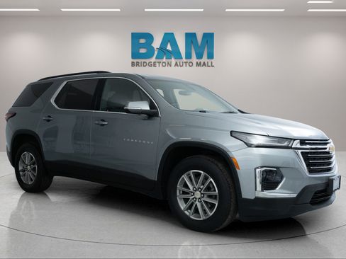 Used 2023 Chevrolet Traverse LT AWD/4WD image 1