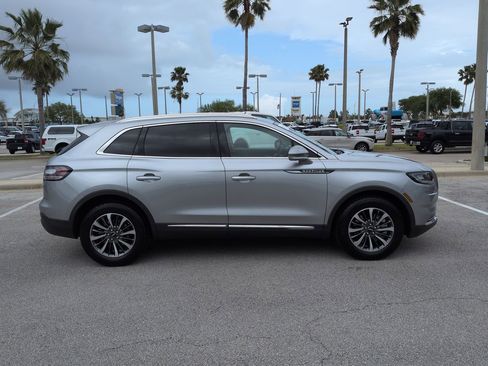 Used 2023 Lincoln Nautilus FWD w/ Premium Package image 3