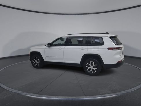 Used 2023 Jeep Grand Cherokee L Limited w/ Trailer Tow Group (B) AWD/4WD image 11