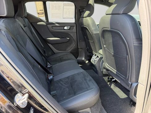 Certified 2023 Volvo XC40 Recharge Ultimate w/ Protection Package Premier AWD/4WD image 9