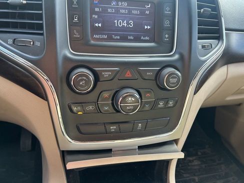 Used 2014 Jeep Grand Cherokee Laredo w/ Quick Order Package 23E image 27