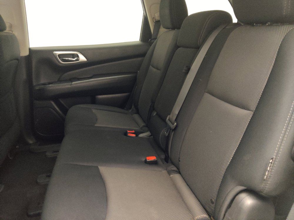Used 2019 Nissan Pathfinder SV AWD/4WD image 18