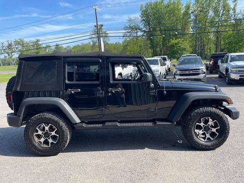 Used 2017 Jeep Wrangler Unlimited Sport w/ Quick Order Package 24S AWD/4WD image 8