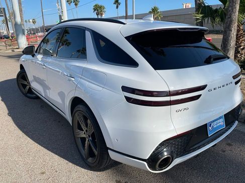 Used 2023 Genesis GV70 2.5T w/ Sport Prestige Package image 5