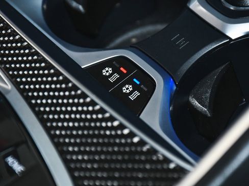 Used 2025 BMW XM image 69