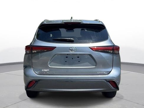 Used 2021 Toyota Highlander Limited FWD image 7