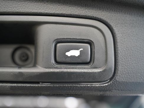 Used 2016 Honda Pilot Touring image 39