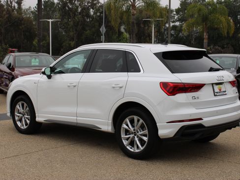 Certified 2025 Audi Q3 2.0T Premium w/ Convenience Package AWD/4WD image 3