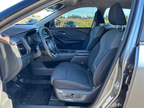 Used 2021 Nissan Rogue SV image 14