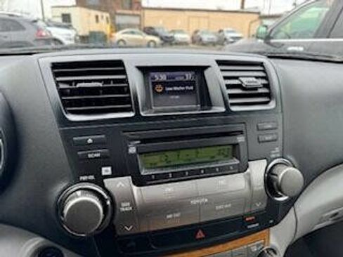 Used 2010 Toyota Highlander Limited image 13