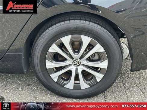 Certified 2022 Toyota Prius XLE image 12