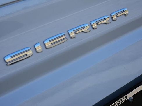 New 2026 GMC Sierra 1500 SLT w/ SLT Premium Package image 7