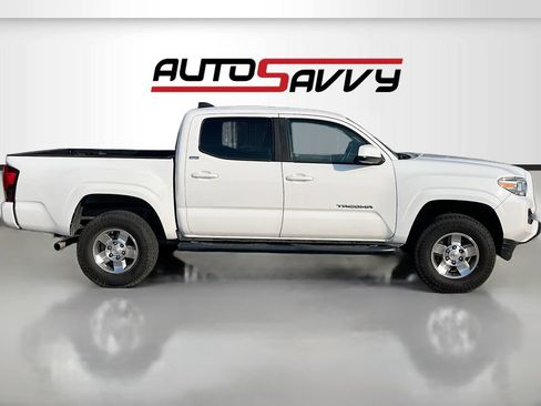 Used 2020 Toyota Tacoma SR5 RWD image 8