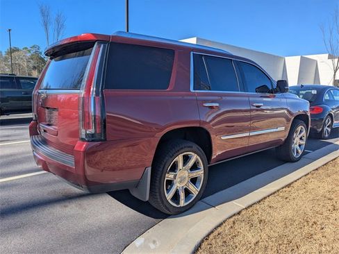 Used 2018 Cadillac Escalade Premium Luxury image 2