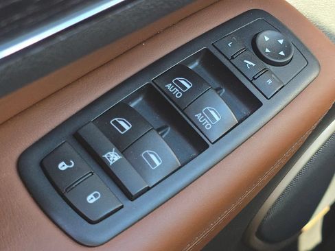 Used 2017 Jeep Grand Cherokee Summit w/ Platinum Series Group AWD/4WD image 28