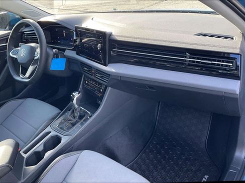 New 2025 Volkswagen Jetta SE image 10