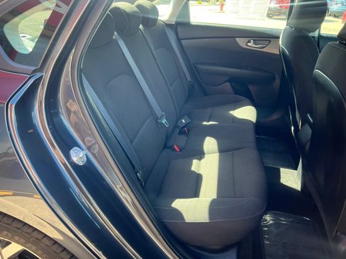 Used 2019 Kia Forte LXS FWD image 5